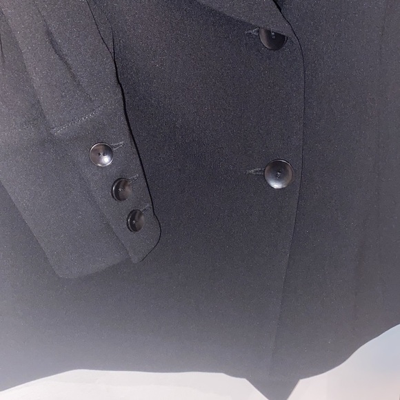 Holt Renfrew Collection buttoned down blazer with belt loops Size 8 - Picture 5 of 13